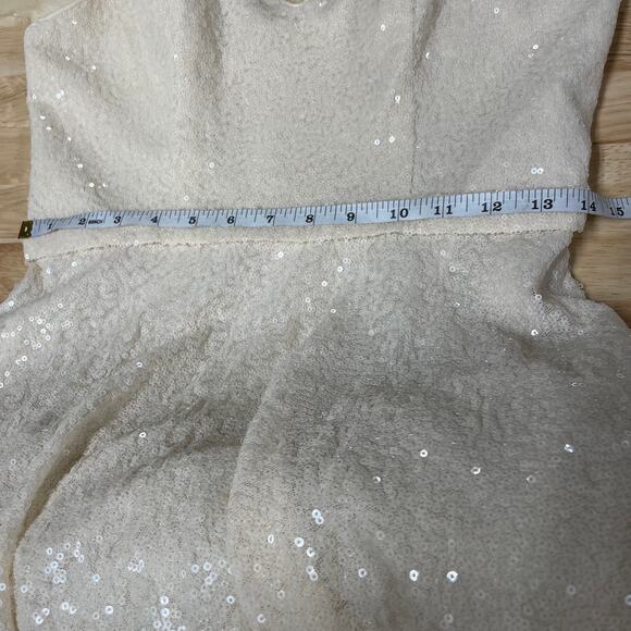 Mac Duggal IEENA NWT V-Neck Sequined Ball Gown Size 6 Pearl On Seam Pockets - Picture 7 of 10